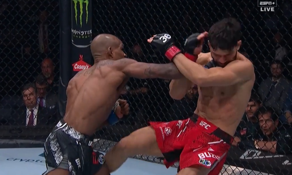 UFC 295: Jamall Emmers knokautoval Dennise Buzukju za pouhých 49 vteřin