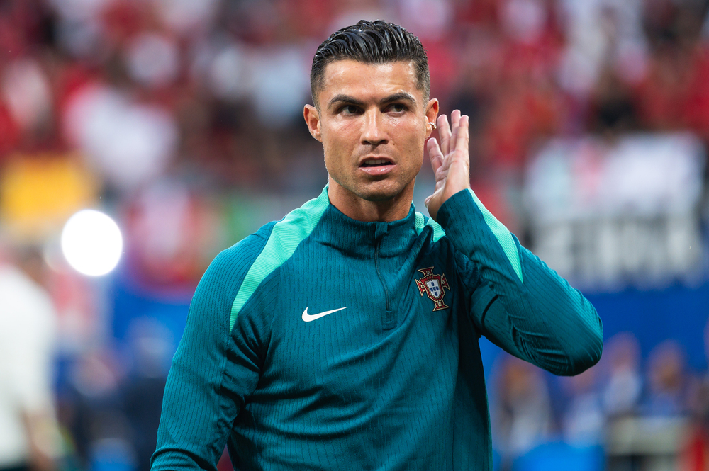 Seznamu stovky nejlépe placených sportovců vládne Ronaldo. Najdeme v něm Jakea Paula, pět dalších boxerů, ale ani jednoho bojovníka MMA