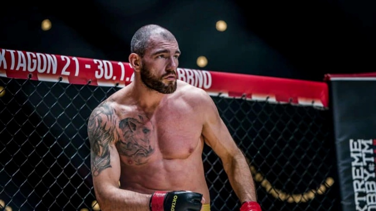 Škvor přežil drsný knockdown. Otřepal se a pak předvedl brutální KO