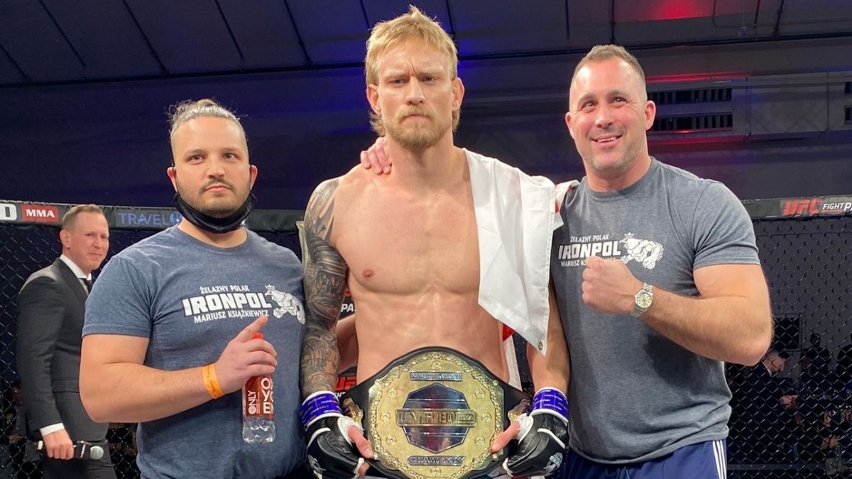 Zápasník MMA šel vynést odpadky. Skončil s nožem v hrudi