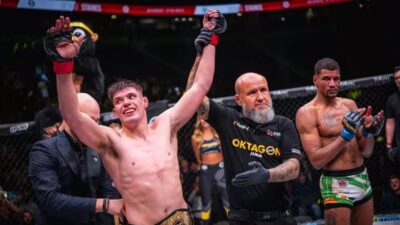 Trénuje s Pimblettem, září v Oktagonu a chce titul v UFC. George Staines je nezastavitelný
