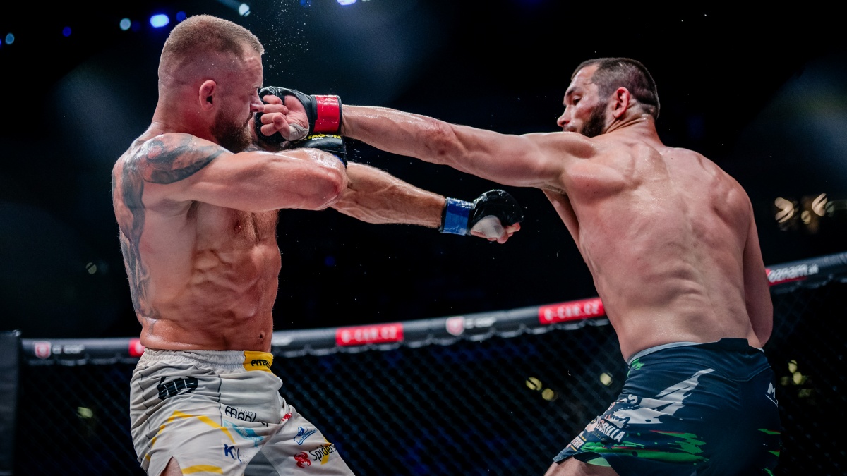 Muradov přejel Kincla jako parní válec. Český veterán po tvrdé porážce neskrýval frustraci