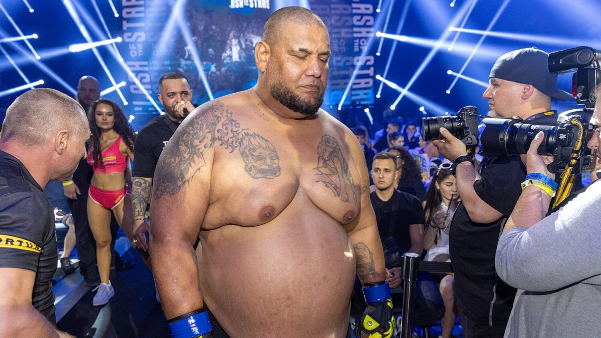 Stačila jedna facka a 260kilový Diego Kotlár si ustlal. Teď se vymlouvá a žádá zrušení výsledku
