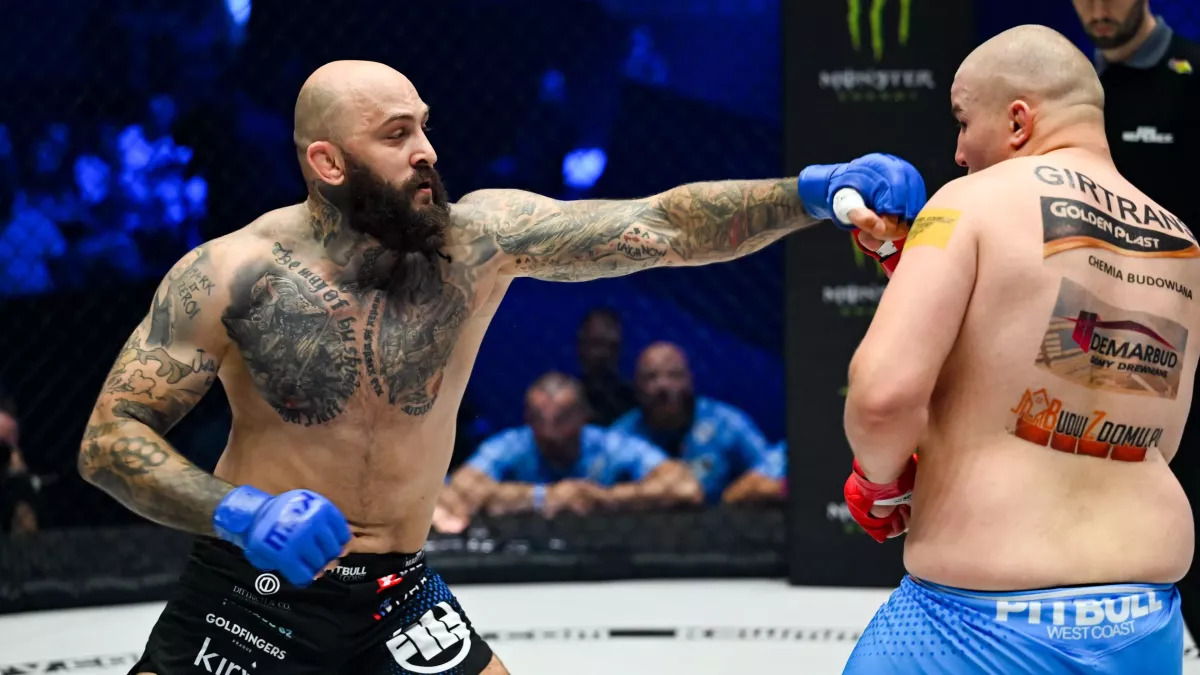 Michal Martínek vítězí v KSW. Jeho brazilský soupeř skončil v slzách