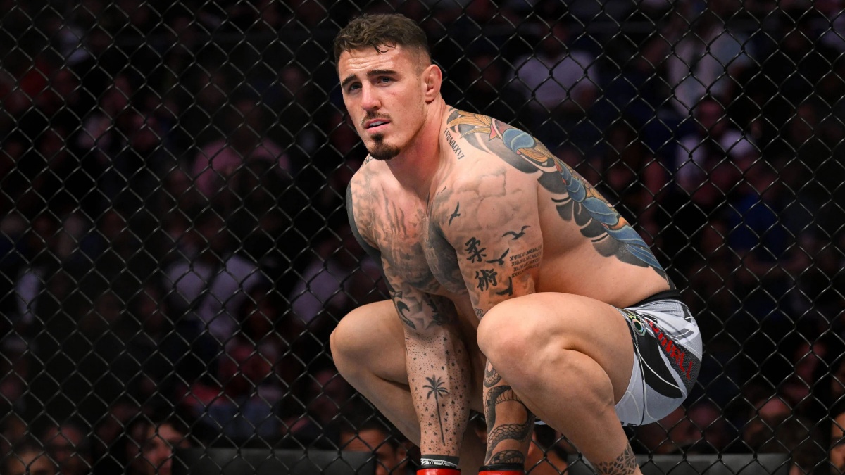 MMA bojovník versus Navy SEAL. Šampion UFC Aspinall tvrdí, že sportovní dovednosti převáží nad vojenským výcvikem