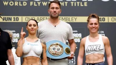 Nestydí se. Krásná boxerka Cherneka Johnson ráda provokuje svým odhaleným tělem