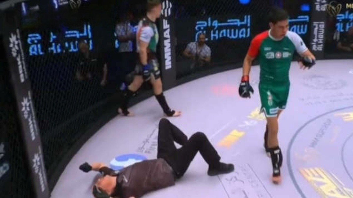 Bojovník se chtěl v MMA blýsknout spektakulárním kopem. Omylem knokautoval rozhodčího
