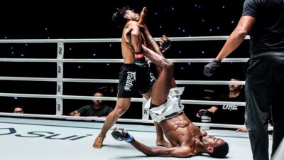 Z dominantní pozice do bezvědomí během vteřiny. Angličan Seddoh poslal protivníka do říše snů parádním kopem