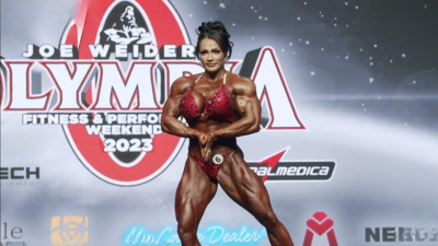 Neuvěřitelná proměna: Z drobné modelky je gigant. Natalia Kovaleva svými svaly zastíní i muže