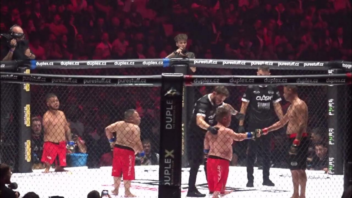 Český bizár v kleci MMA nevydýchali ani otrlí Rusové. Clash je podle nich absolutní dno