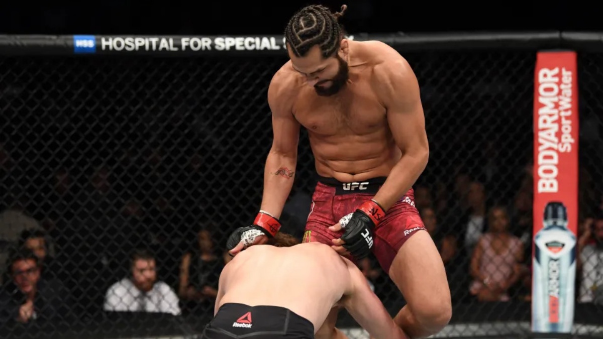 Pokus o naskočené koleno nevyšel. Brazilský bojovník šel spát ještě ve vzduchu