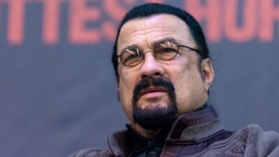 Ikona akčních filmů se změnila k nepoznání. Steven Seagal neuvěřitelně nakynul
