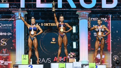 Kulturistka odhodila stud i oblečení. Maria Kudaeva ukázala své svaly ve svůdném spodním prádle