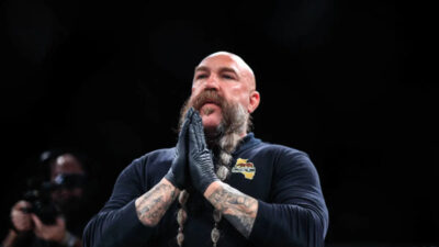 Zkušený rozhodčí v UFC opět chyboval. Měl by přijít o licenci dřív, než v kleci někdo zemře