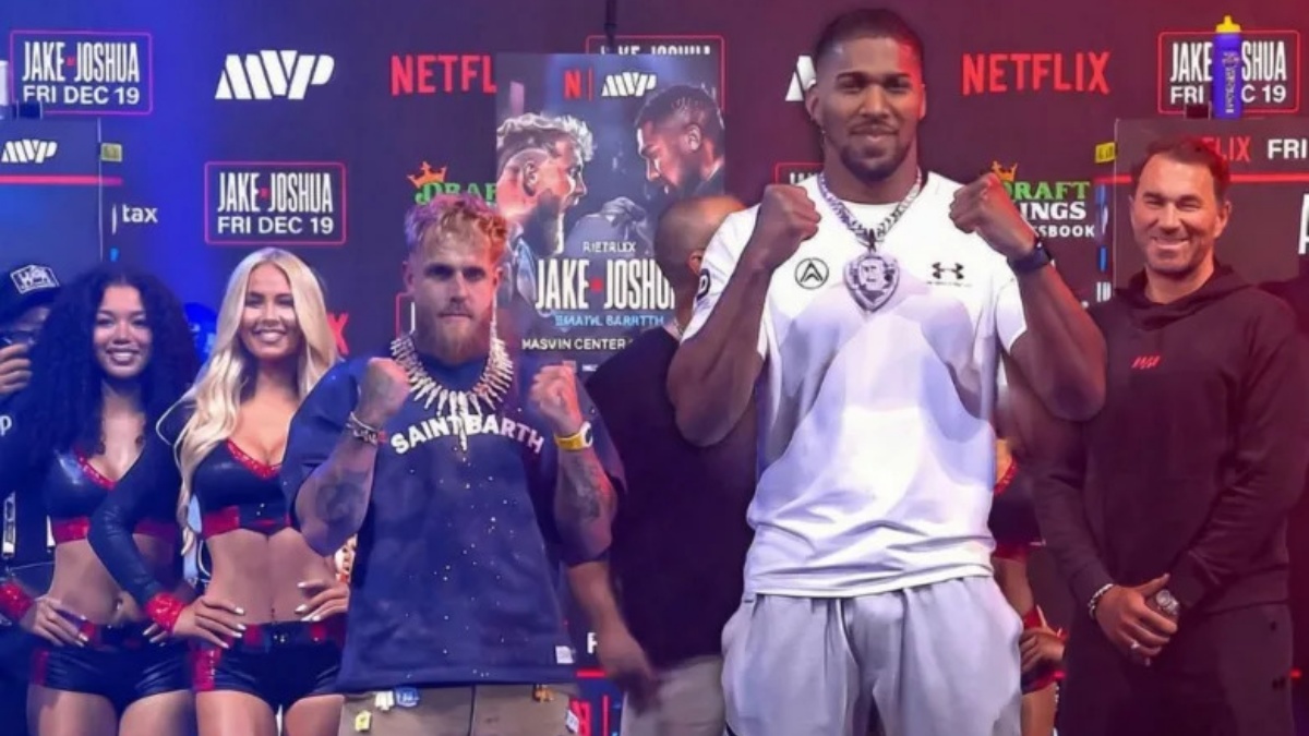 Jake Paul vypadá oproti Joshuovi jako trpaslík. Fanoušci se obávají o jeho zdraví