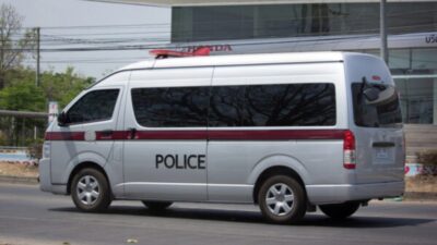 Zloděj chtěl ženě ukrást kabelku. Ta mu dala tvrdou lekci MMA, i když ho sama nikdy netrénovala