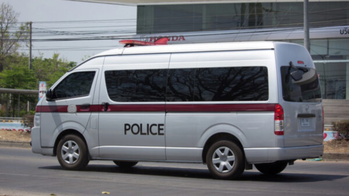 Zloděj chtěl ženě ukrást kabelku. Ta mu dala tvrdou lekci MMA, i když ho sama nikdy netrénovala