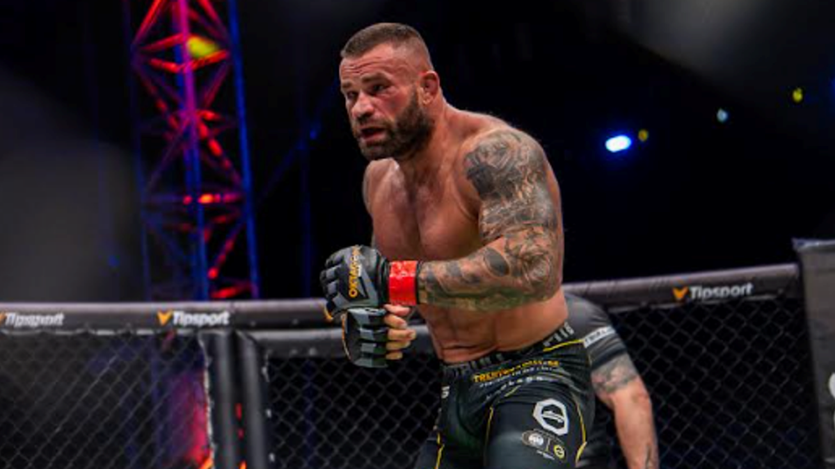 Vémolovy hypotéky za půl mega měsíčně rodinu neohrozí. Terminátor zabezpečil Lelu a děti ještě před zatčením