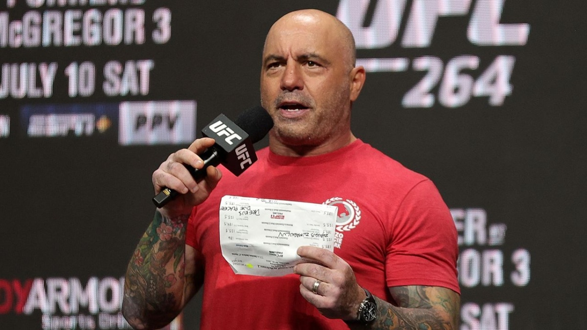 Jméno hvězdného komentátora UFC se objevilo ve spojení se sexuálním predátorem. Joe Rogan vysvětluje, co se skutečně stalo