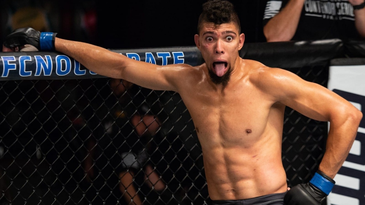 Johnny Walker se ostře pustil do svého bratra. Vadí mu, že se utkal s beznohým soupeřem