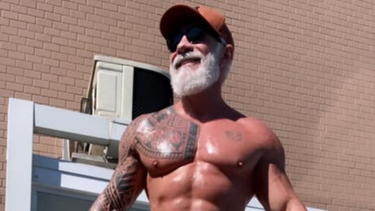 V třiašedesáti má tělo jako kulturista. Portugalec ještě ve svých čtyřiceti vypadal tuctově, dnes je z něj hora svalů