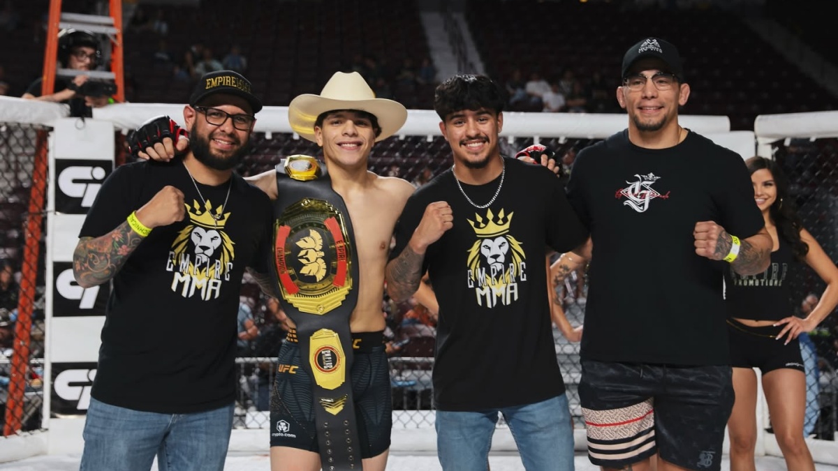 Amatérský zápas v MMA skončil kuriózním knokautem. Bojovník vytáhl netradiční úder