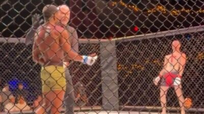 V kleci machroval, pak šel tvrdě k zemi. Bojovník si při debutu uřízl pořádnou ostudu