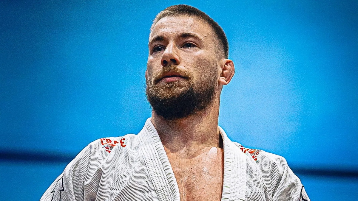 Agresivní násilník v metru tvrdě narazil. Mezi cestujícími byl i šampion v jiu-jitsu