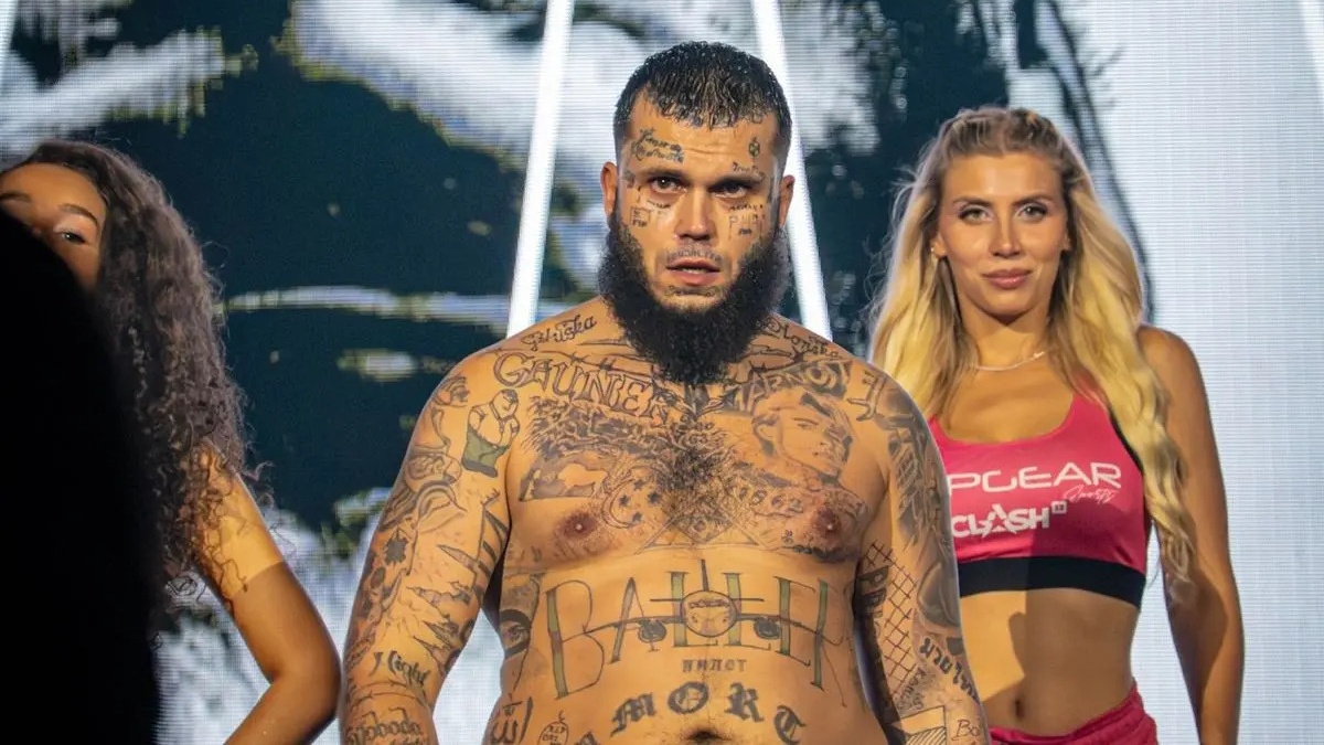 Leo Beránek čelí obvinění. Hvězdě Clashe hrozí dlouhý pobyt ve vězení