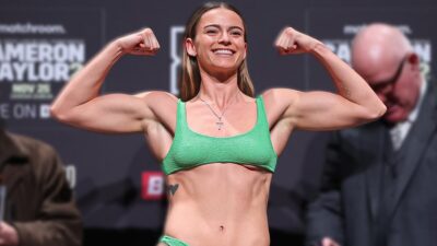 Boxerská šampionka odložila rukavice. Skye Nicolson v Dubaji pózovala v odvážných bikinách