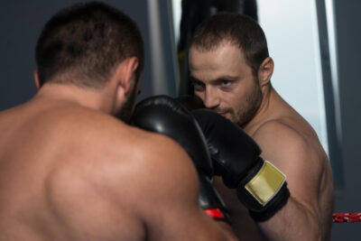 Okamžiky, kdy se boj změnil v chaos. Situace z MMA a boxu, které se nedaly předvídat