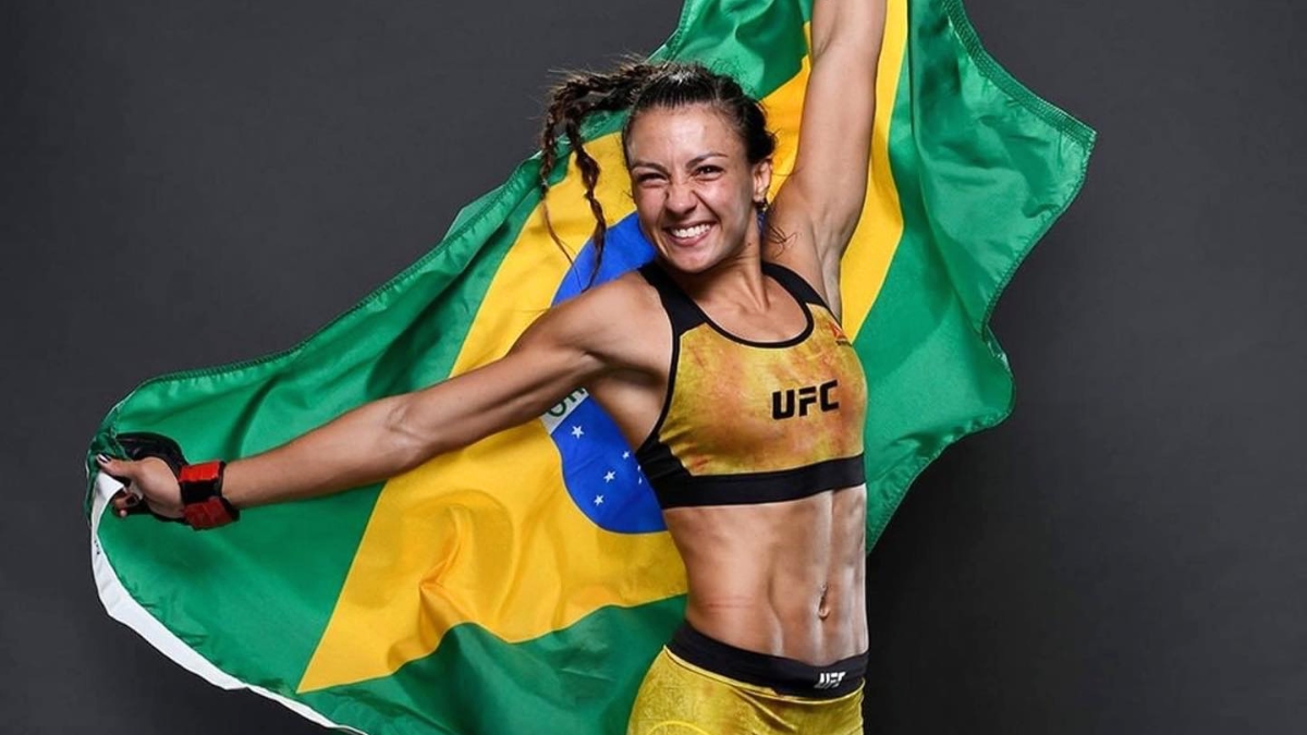 V kleci se jí nedaří, na sítích ale boduje. Bojovnice UFC Amanda Ribas provokovala pozadím v titěrných bikinách