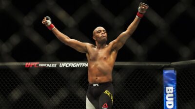 Plešoun zase mele nesmysly. Legenda UFC si Danu Whitea namazala na chleba