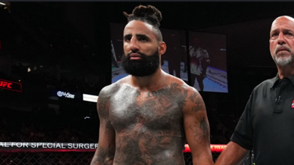 Jedna výhra a pět knockoutů. Bývalý hráč NFL v UFC totálně pohořel a ve 38 letech skončil