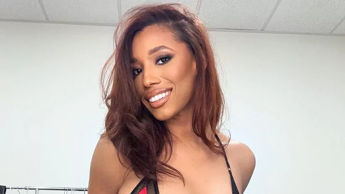 Cage girl z UFC pózovala nahá. Odvážné fotky rozpálily Instagram