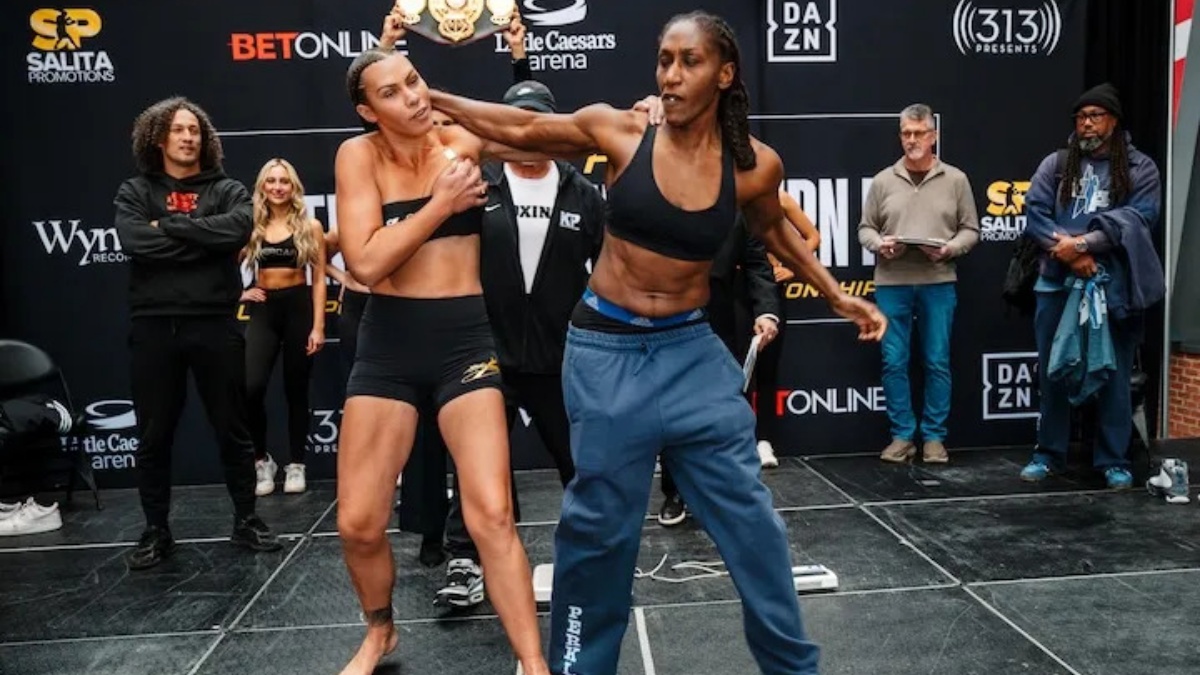 Staredown boxerek se zvrhl. Podprsenka šla dolů