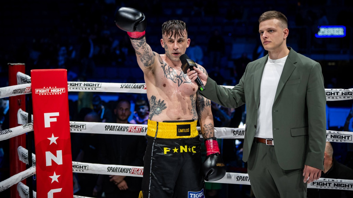 Flexking nedal Vybavenkovi šanci. Rivalitu ukončil KO v prvním kole