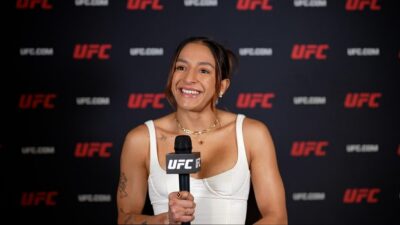 Bojovnice UFC se rozhodně nestydí. V odvážných bikinách předvedla postavu snů