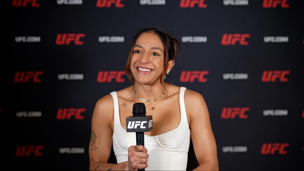Bojovnice UFC se rozhodně nestydí. V odvážných bikinách předvedla postavu snů