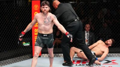 Veterán UFC vyhrál zápas a pak do mikrofonu řekl větu, po které celá hala plakala: Jeho syn (14) porazil rakovinu