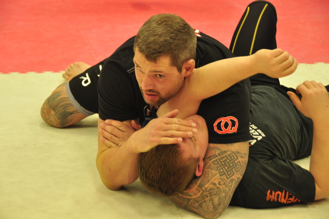 Oktagon, karty, výhry na body. 10 otázek z pravidel MMA stačí a většina diváků zjistí, že tomu sportu vlastně nerozumí