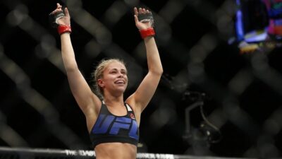 Rozmohl se nám tady takový nešvar. Bojovnicím MMA se nechce bojovat, raději se obnažují na sítích
