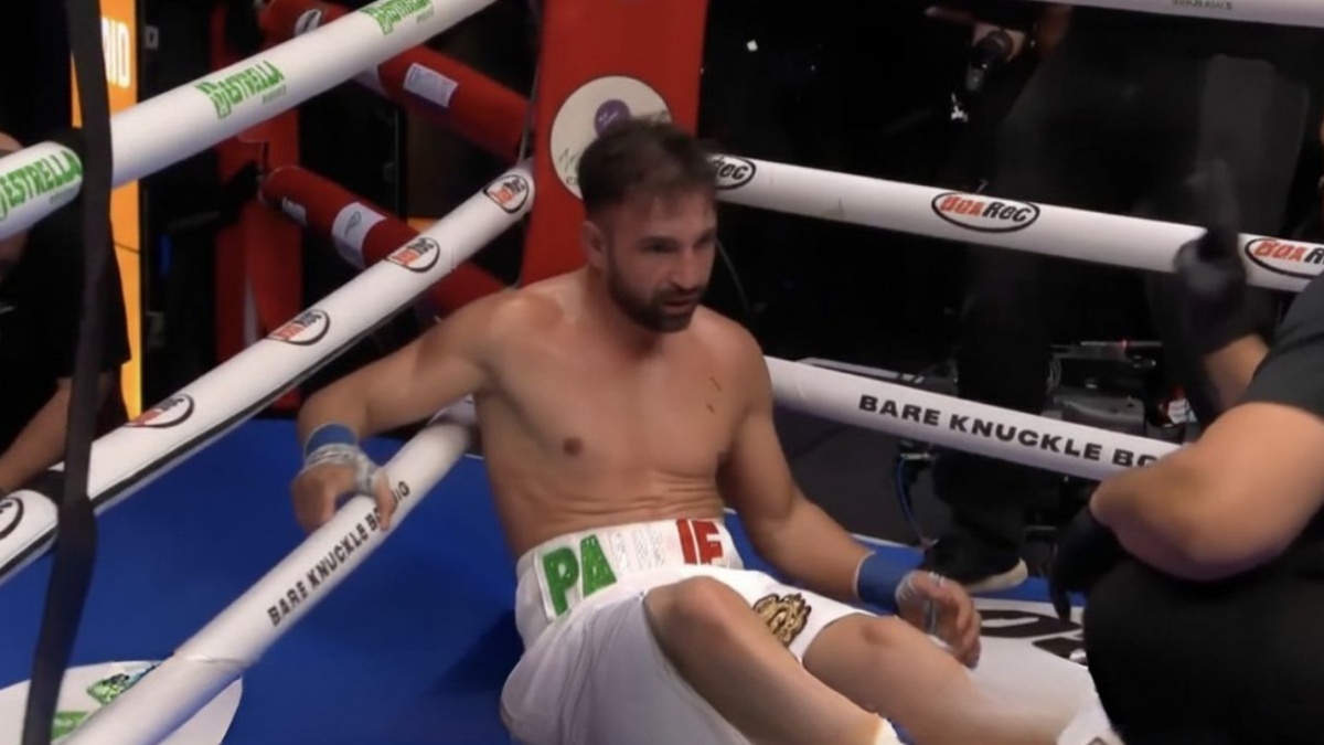 Dvojnásobný boxerský mistr světa to zkusil v souboji na holé pěsti. Dostal tvrdou nakládačku