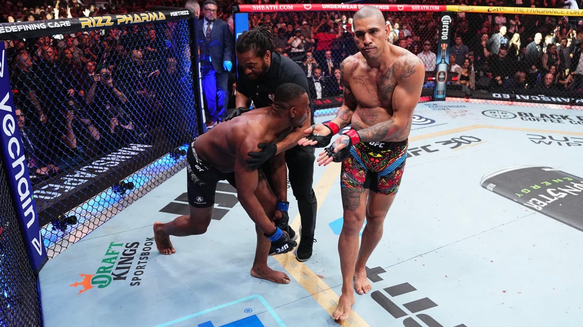 Pereira knokautoval Hilla a ten se ptal rozhodčího: Já prohrál? UFC zveřejnilo nové záběry z UFC 300