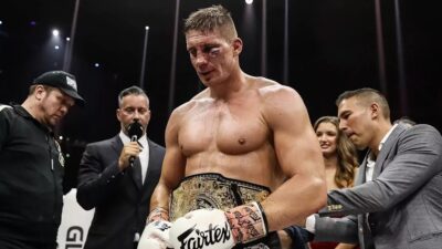 Nedává to smysl, zuří Verhoeven. Po kontroverzní prohře s Usykem chce podat odvolání