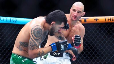 Strickland si podal šéfa UFC. Dana White je psychopat, řekl před titulovým zápasem