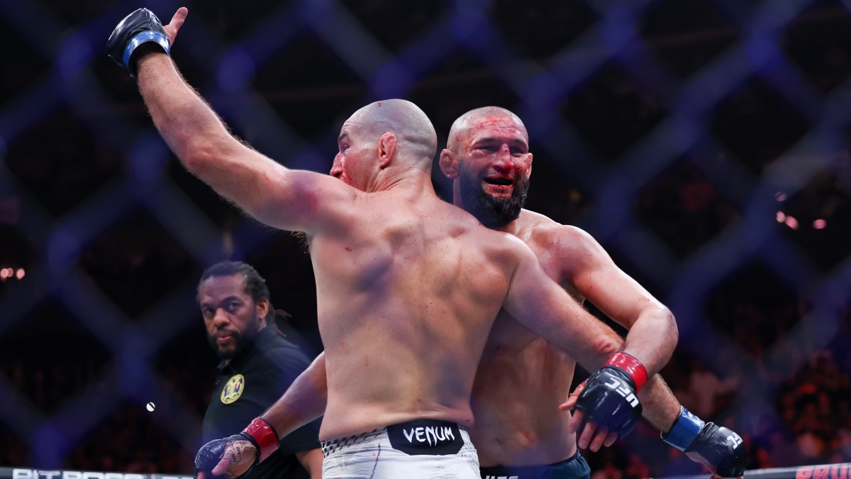 Strickland po UFC 328 vzdal hold Chimaevovi. V kleci se z nepřátel stali bratři, vysvětlil proč