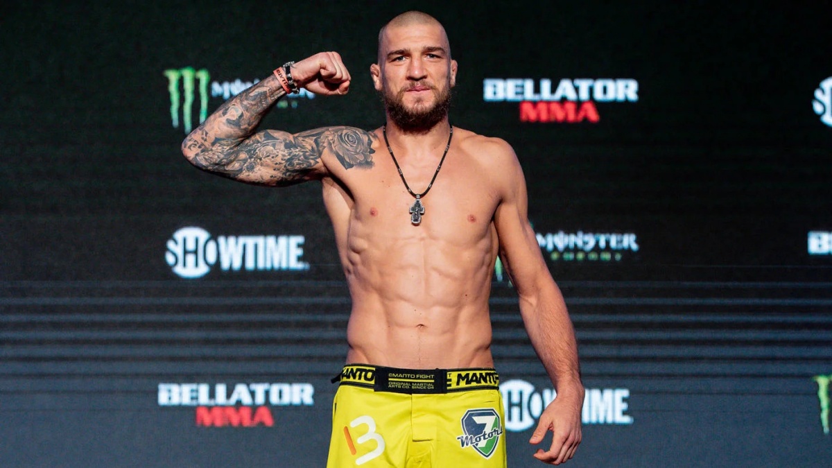 Bývalý král Bellatoru řádil v UFC. Amosov si připsal další rychlé vítězství