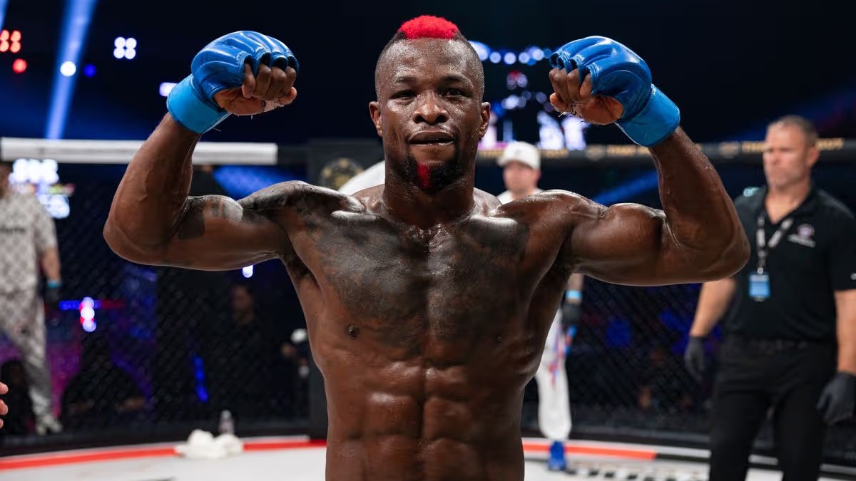 Oktagon podepsal bijce s 15 zápasy v UFC. Lehká váha má problém