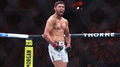 Ruziboev uspal soupeře. Záběry z UFC Baku vyděsily fanoušky